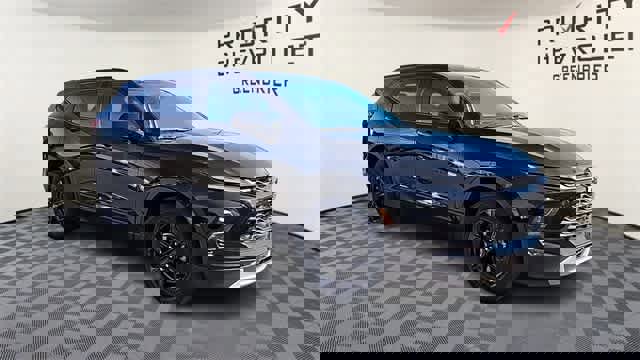 Certified 2023 Chevrolet Blazer LT w/ Convenience Package image 2