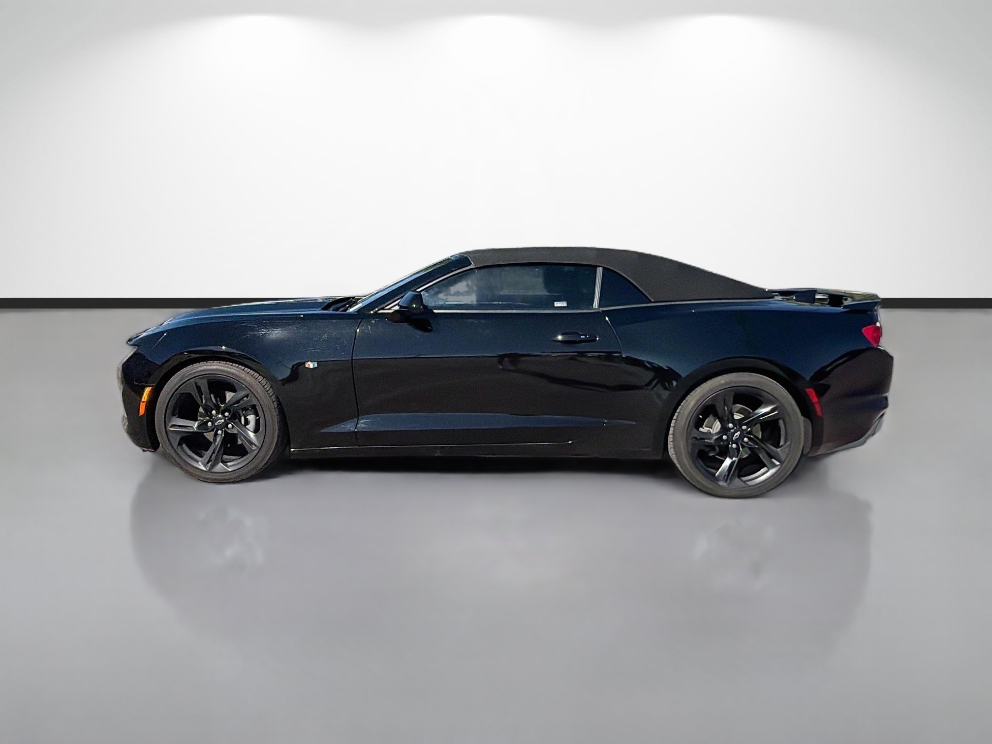 Used 2021 Chevrolet Camaro LT w/ Technology Package RWD image 6