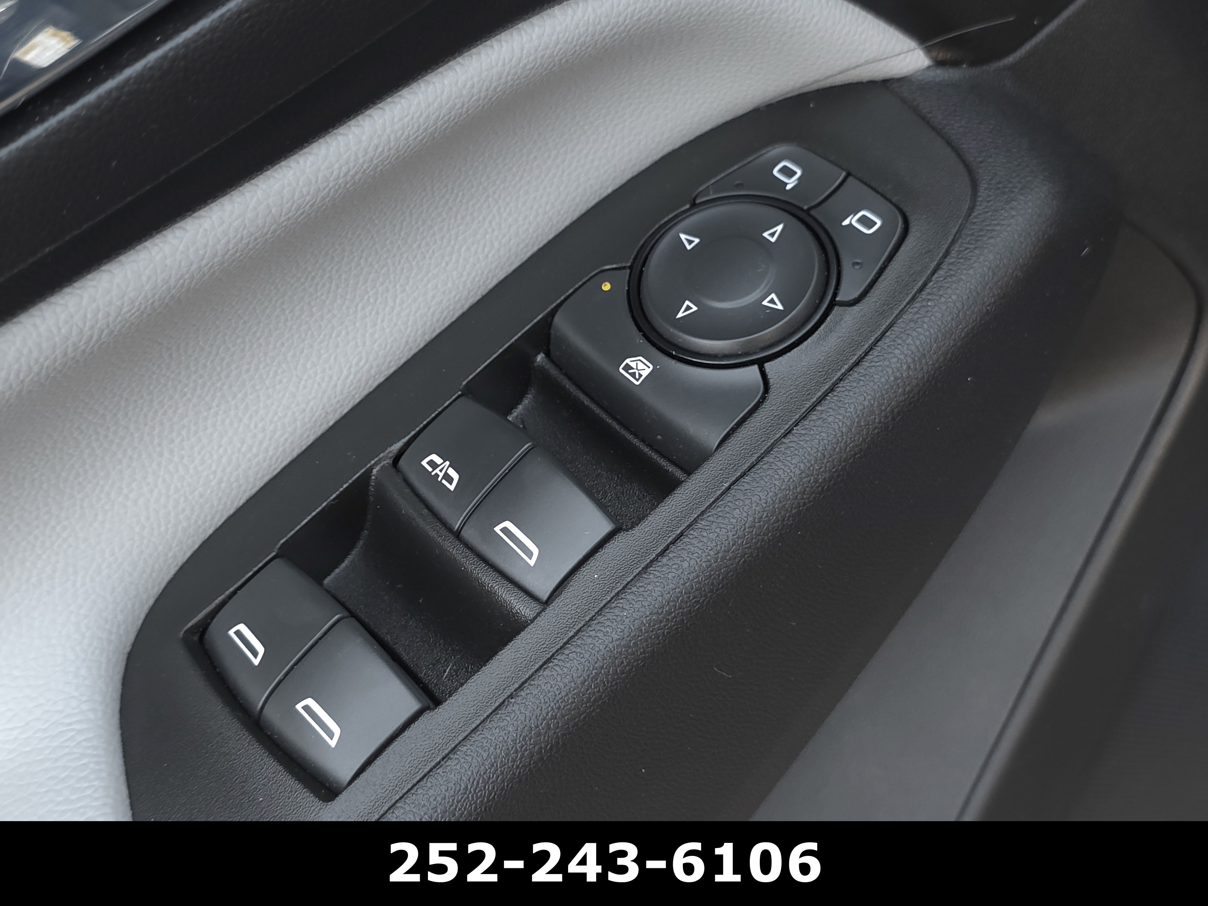 Used 2024 Chevrolet Equinox LS FWD image 21