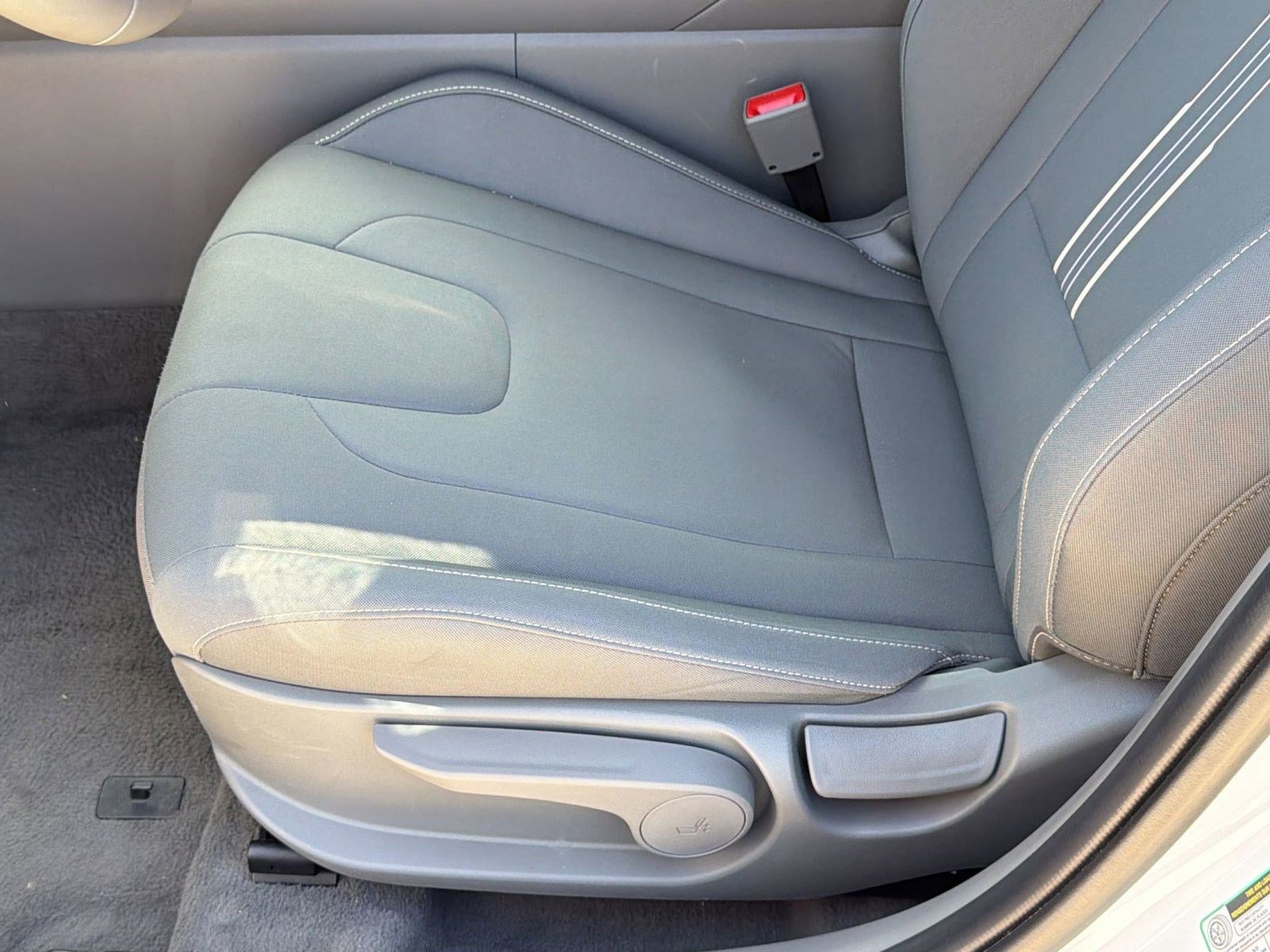 Used 2025 Hyundai Elantra SEL image 14