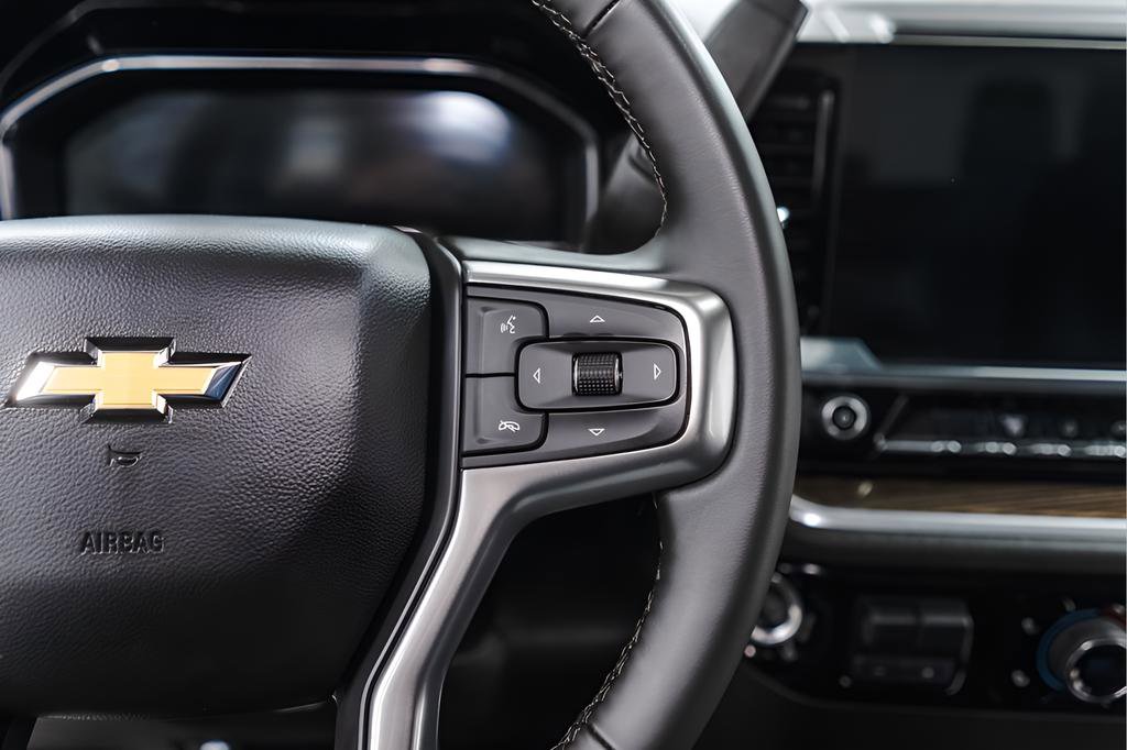 Used 2025 Chevrolet Silverado 2500 LT w/ Convenience Package image 11