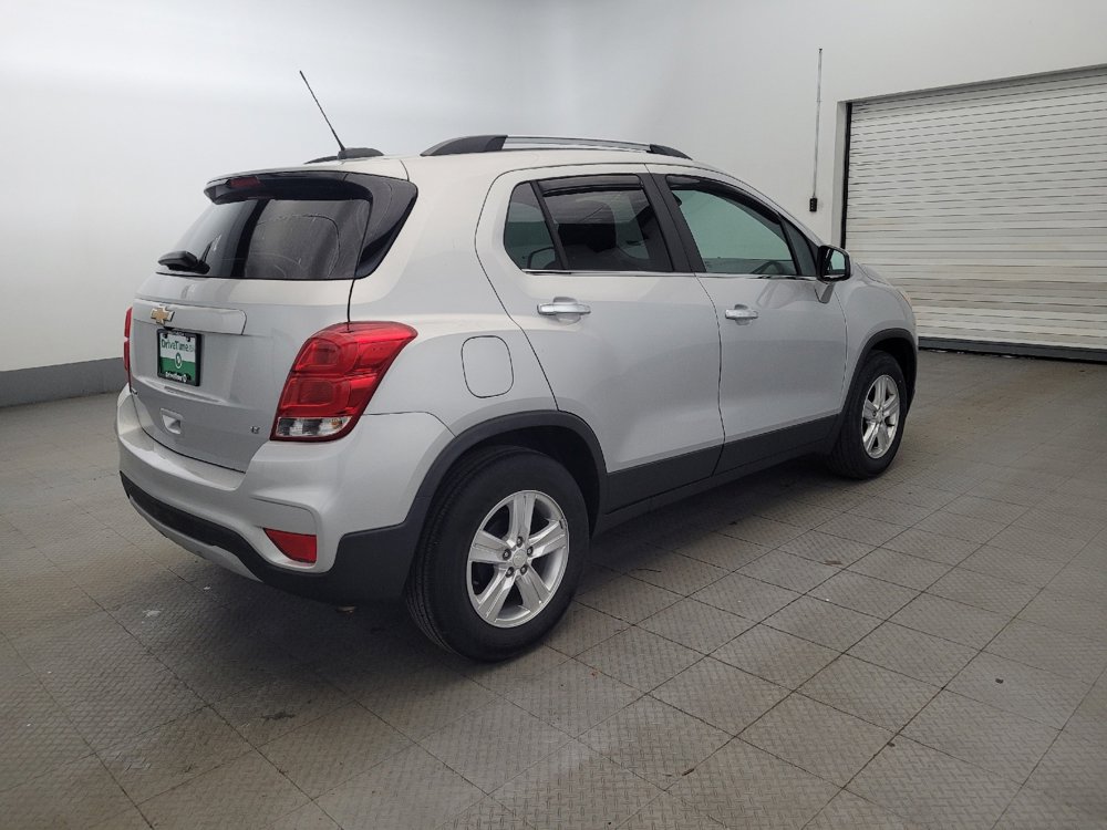 Used 2019 Chevrolet Trax LT w/ LT Convenience Package FWD image 9