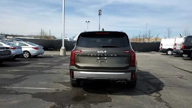 Used 2025 Kia Telluride S FWD image 7