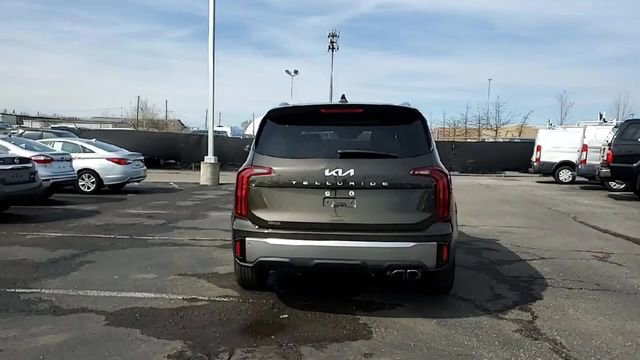 Used 2025 Kia Telluride S FWD image 7