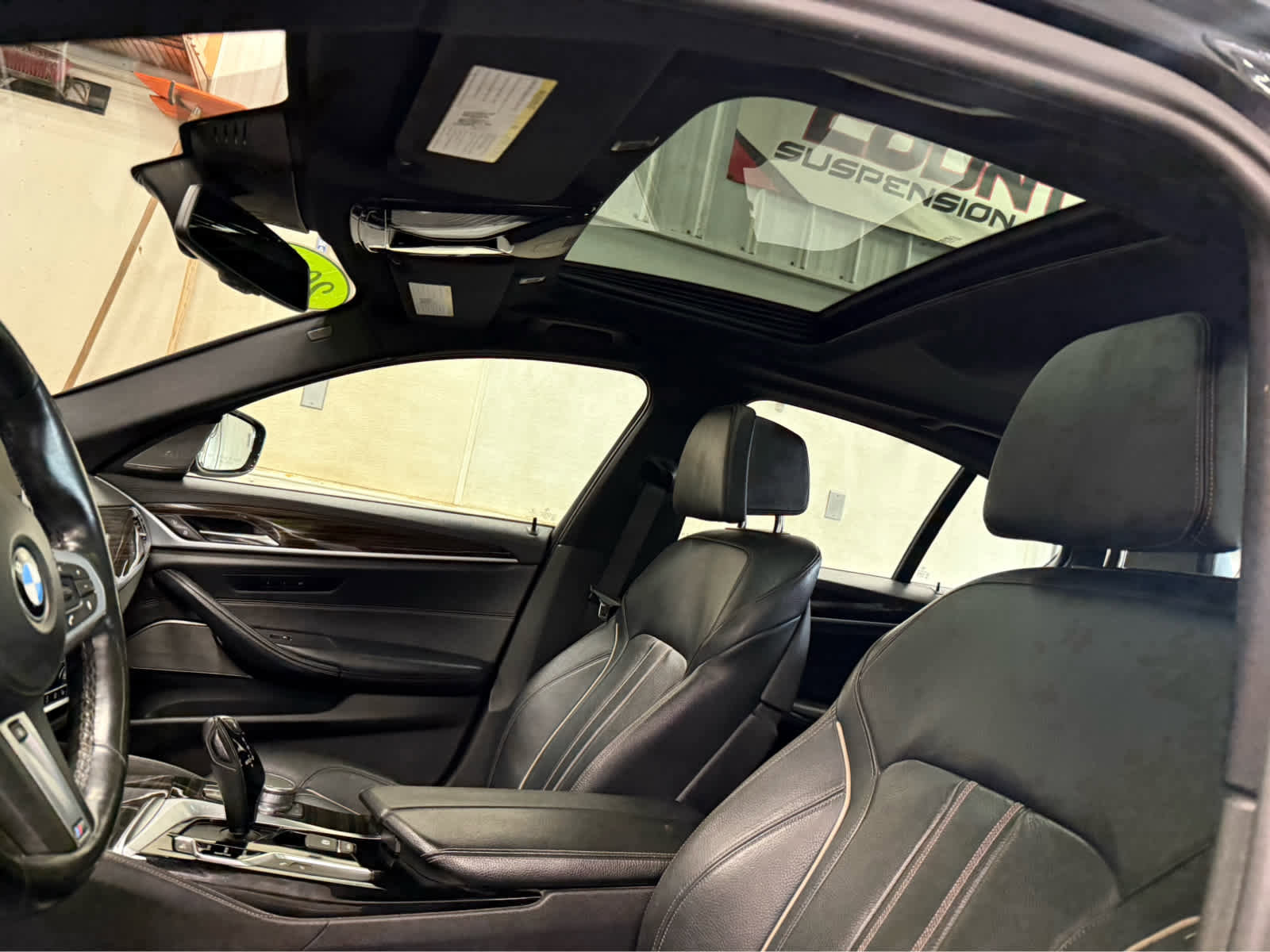 Used 2018 BMW M550i xDrive image 23