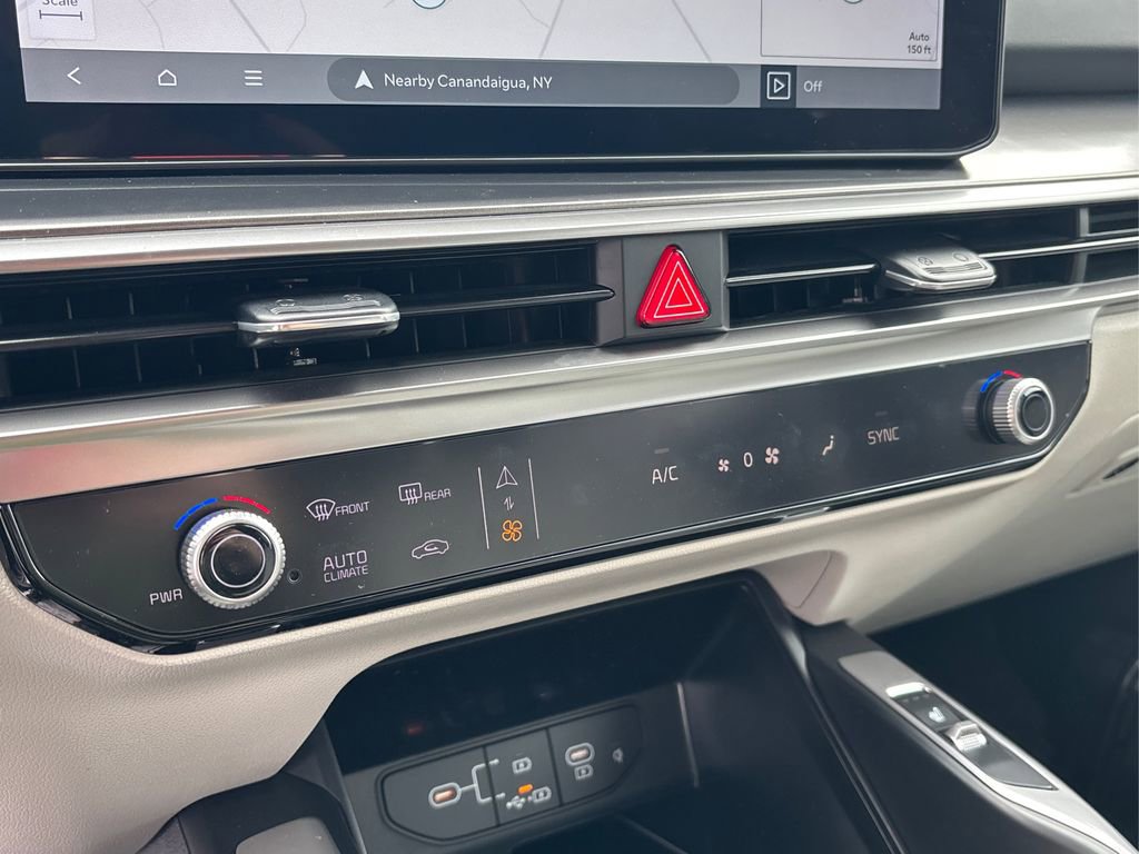 Certified 2025 Kia Sorento S w/ Panoramic Sunroof Package image 23