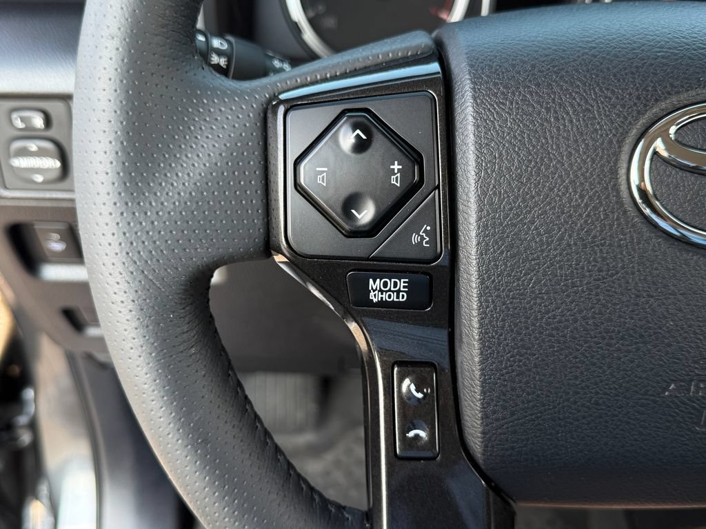 Used 2020 Toyota 4Runner TRD Off-Road Premium w/ Moonroof Package AWD/4WD image 39