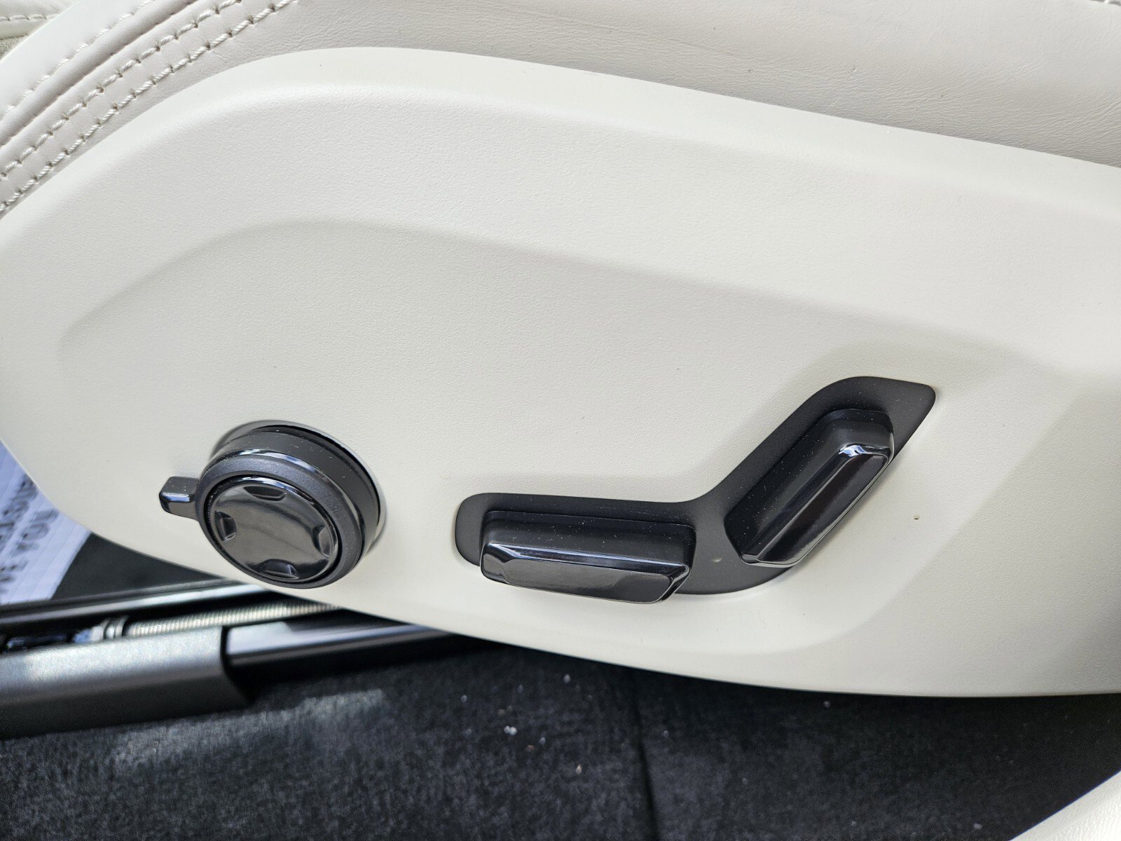 New 2026 Volvo XC90 B6 Ultra w/ Protection Package Premier AWD/4WD image 9