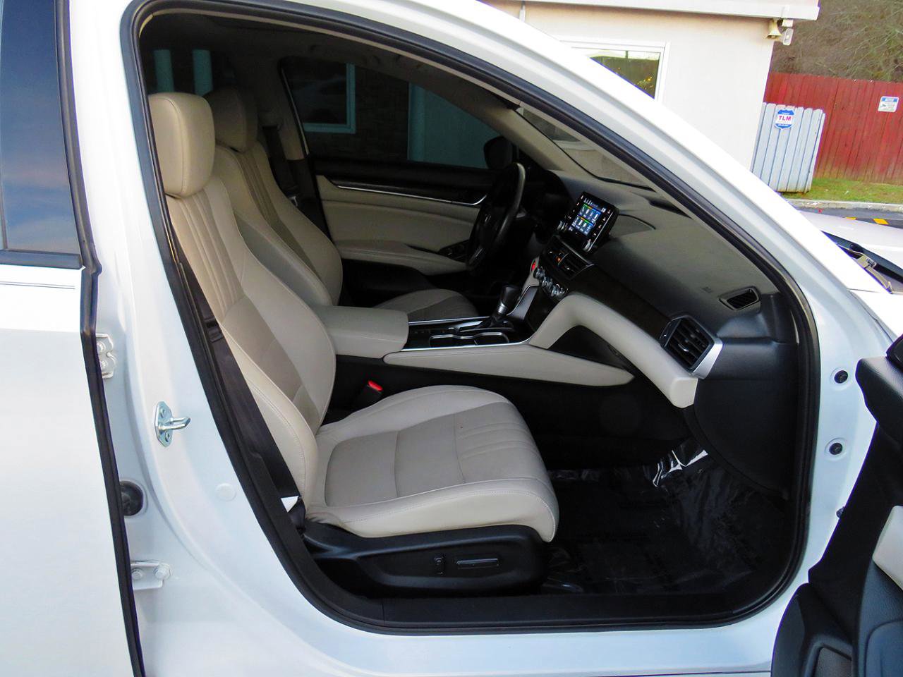 Used 2022 Honda Accord EX-L image 19