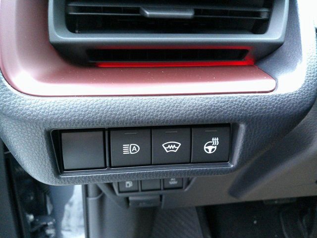 New 2026 Toyota Prius Plug-In Hybrid FWD image 10