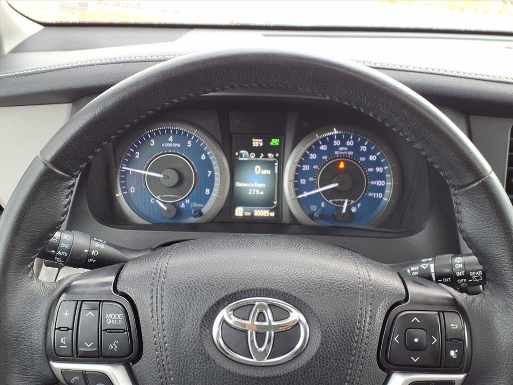 Used 2019 Toyota Sienna AWD image 11