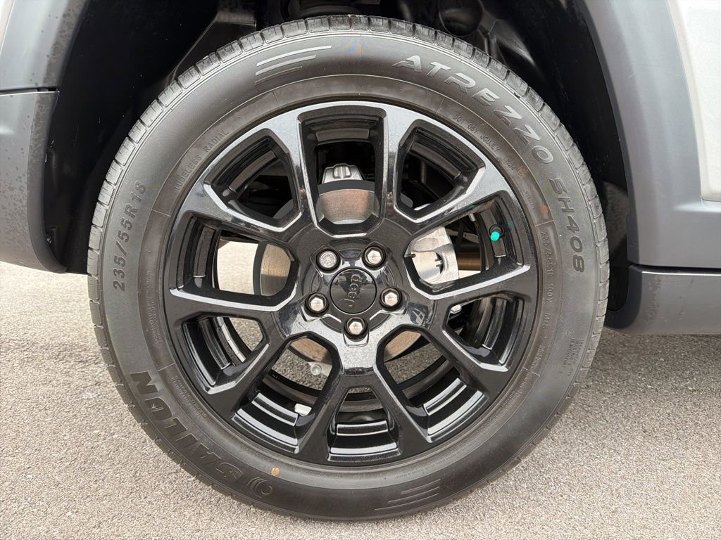 Used 2024 Jeep Compass Latitude w/ Convenience Group image 12