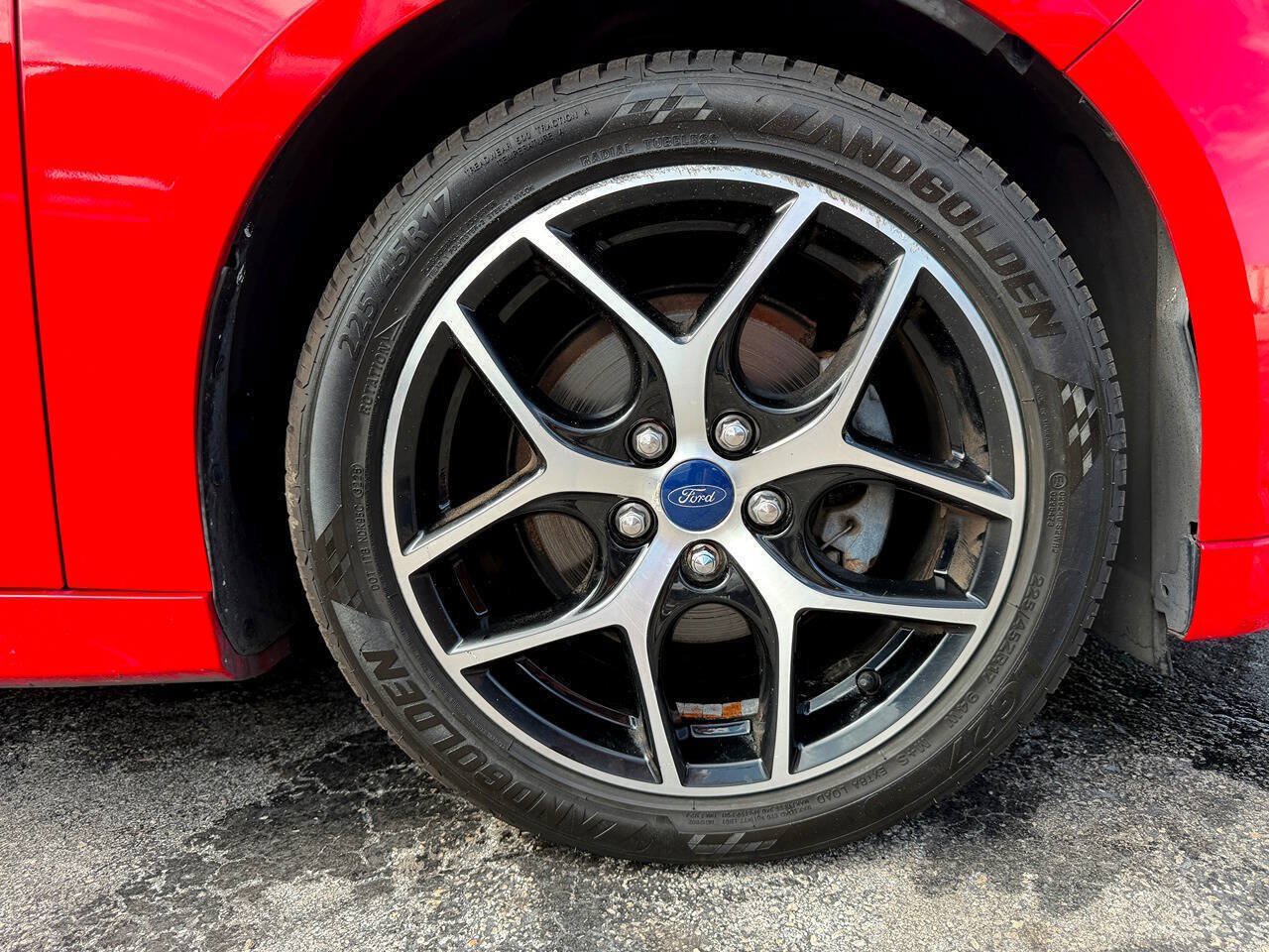 Used 2015 Ford Focus SE w/ SE Ecoboost Package FWD image 41