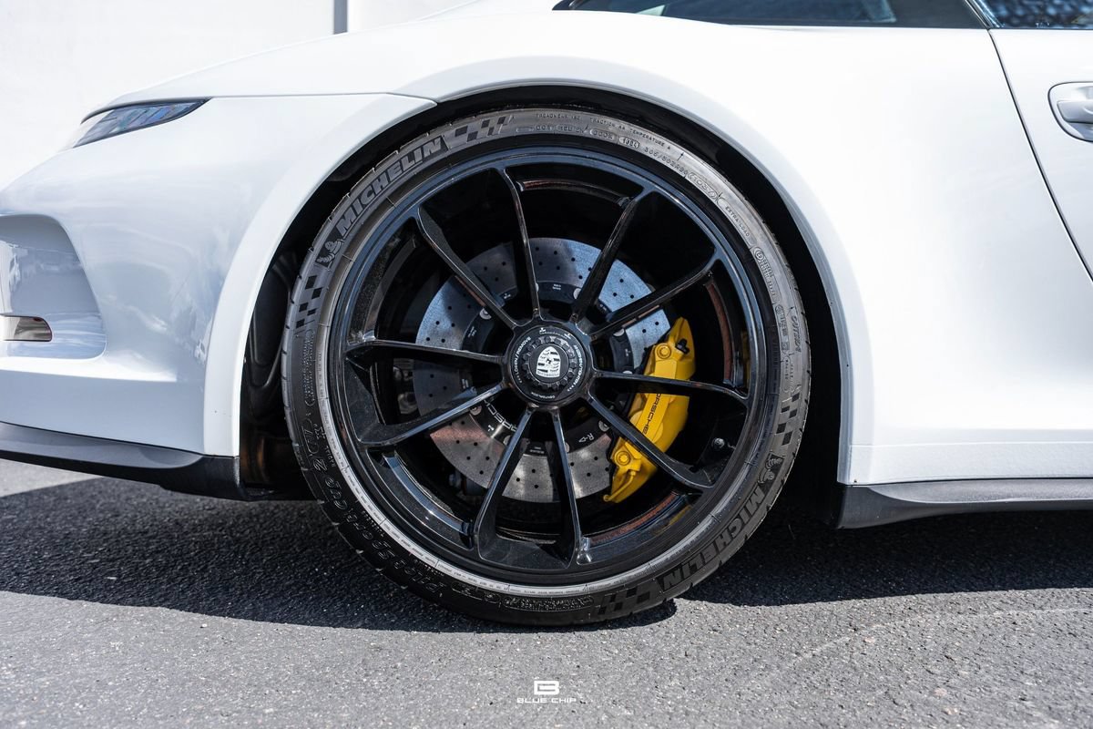 Used 2016 Porsche 911 R RWD image 11