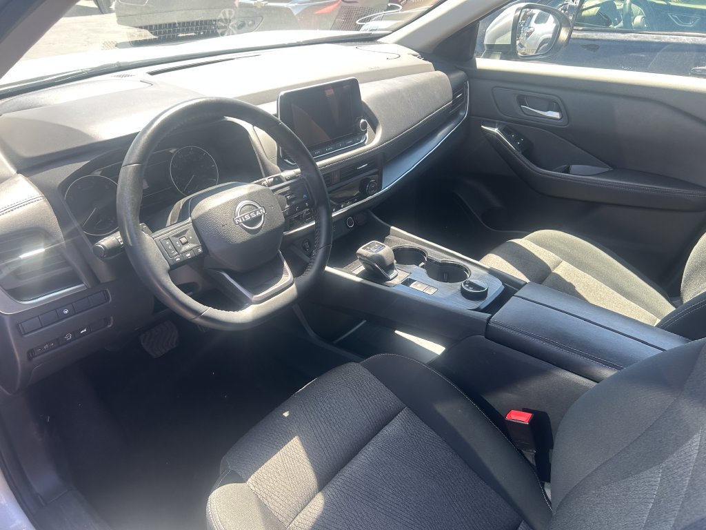 Used 2025 Nissan Rogue SV AWD/4WD image 10