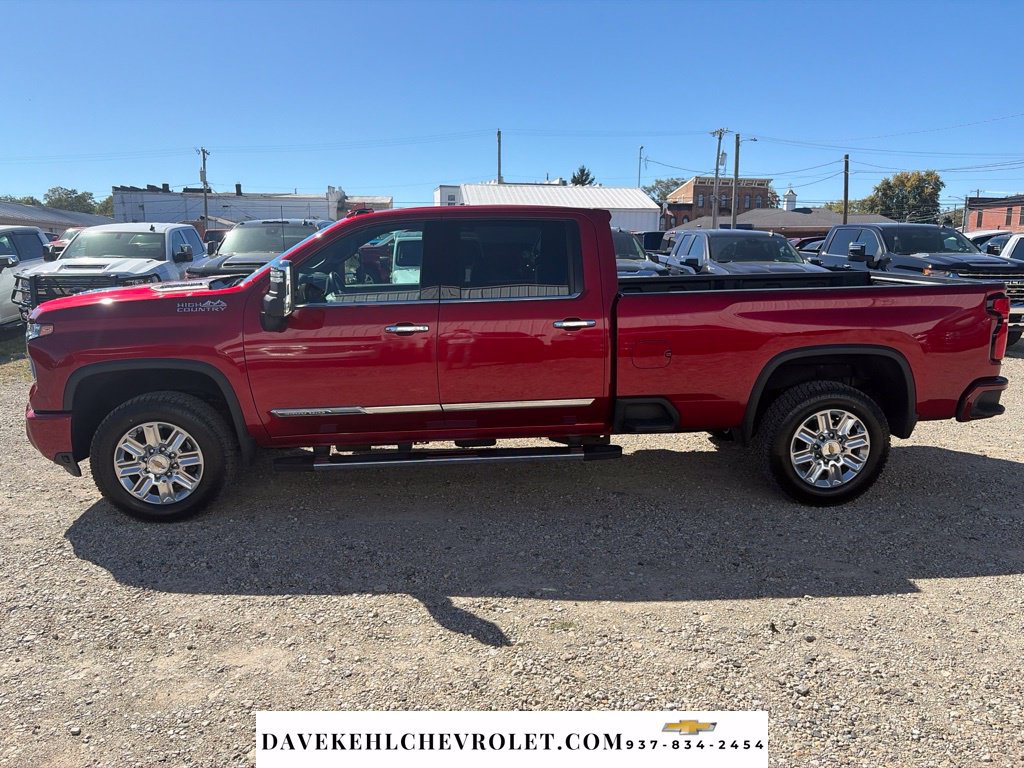 Used 2025 Chevrolet Silverado 3500 High Country w/ High Country Premium Package AWD/4WD image 3
