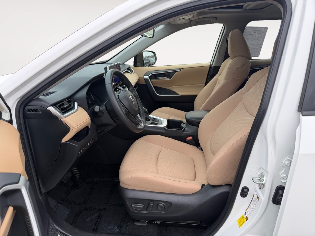 Used 2023 Toyota RAV4 XLE w/ Convenience Package AWD/4WD image 6