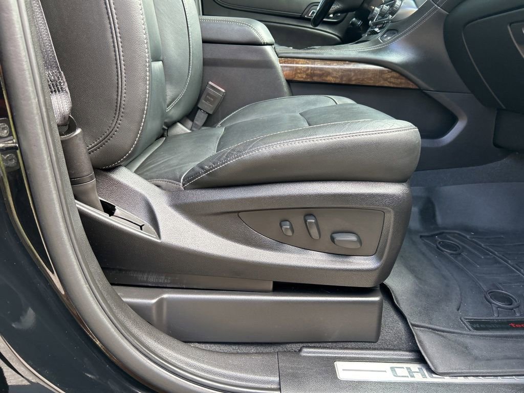 Used 2019 Chevrolet Tahoe LT w/ RST Edition image 37