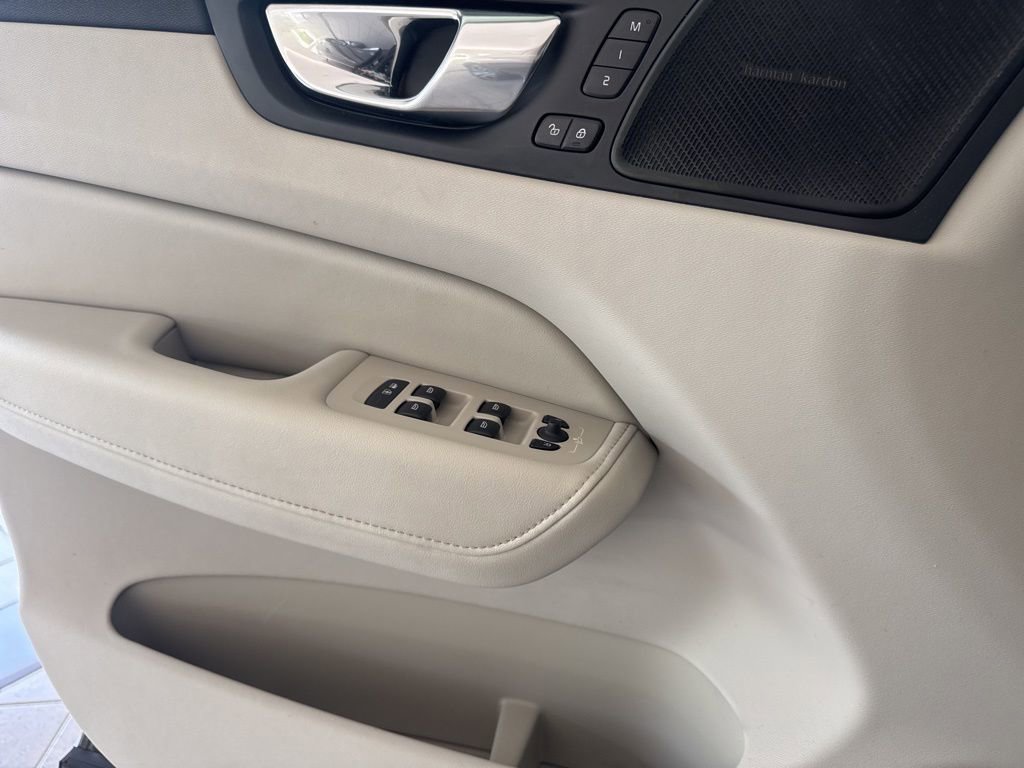 Used 2022 Volvo XC60 T8 Inscription w/ Advanced Package image 25