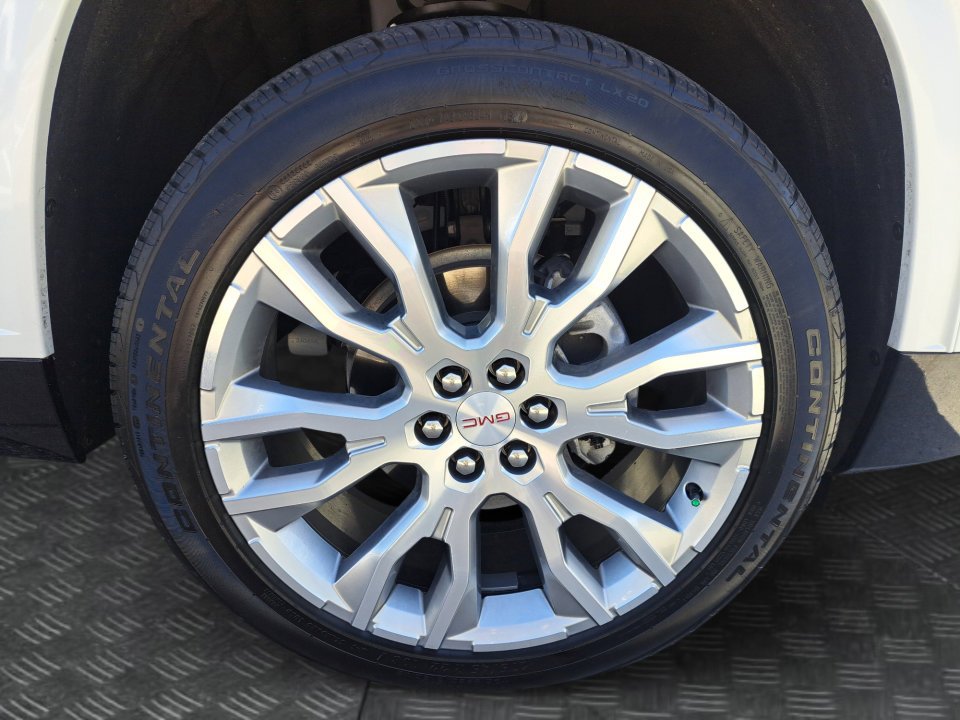 Used 2024 GMC Acadia Denali w/ Super Cruise Package FWD image 17