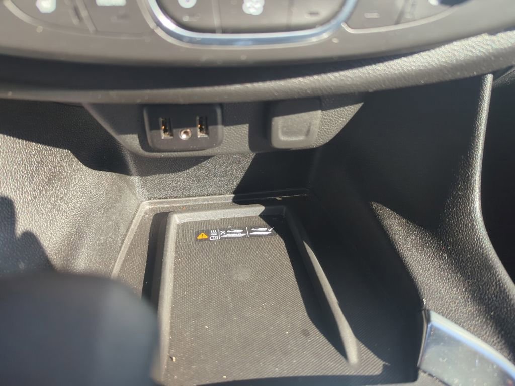 Used 2022 Chevrolet Traverse LT FWD image 30