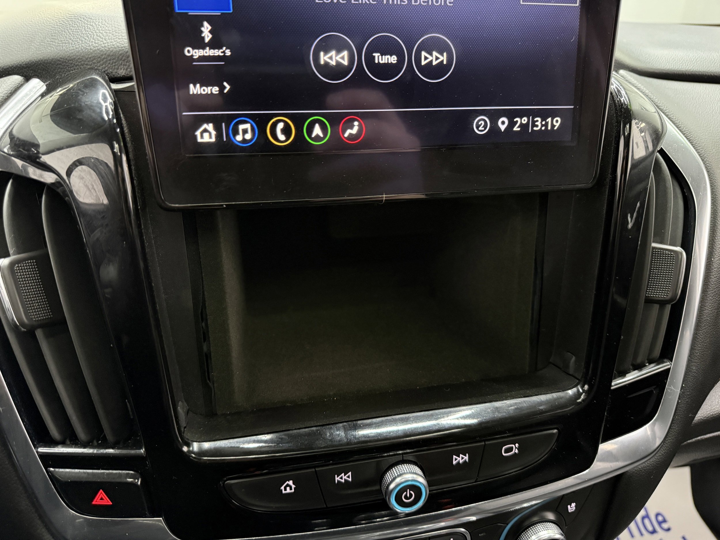 Used 2021 Chevrolet Traverse Premier w/ Redline Edition AWD/4WD image 21