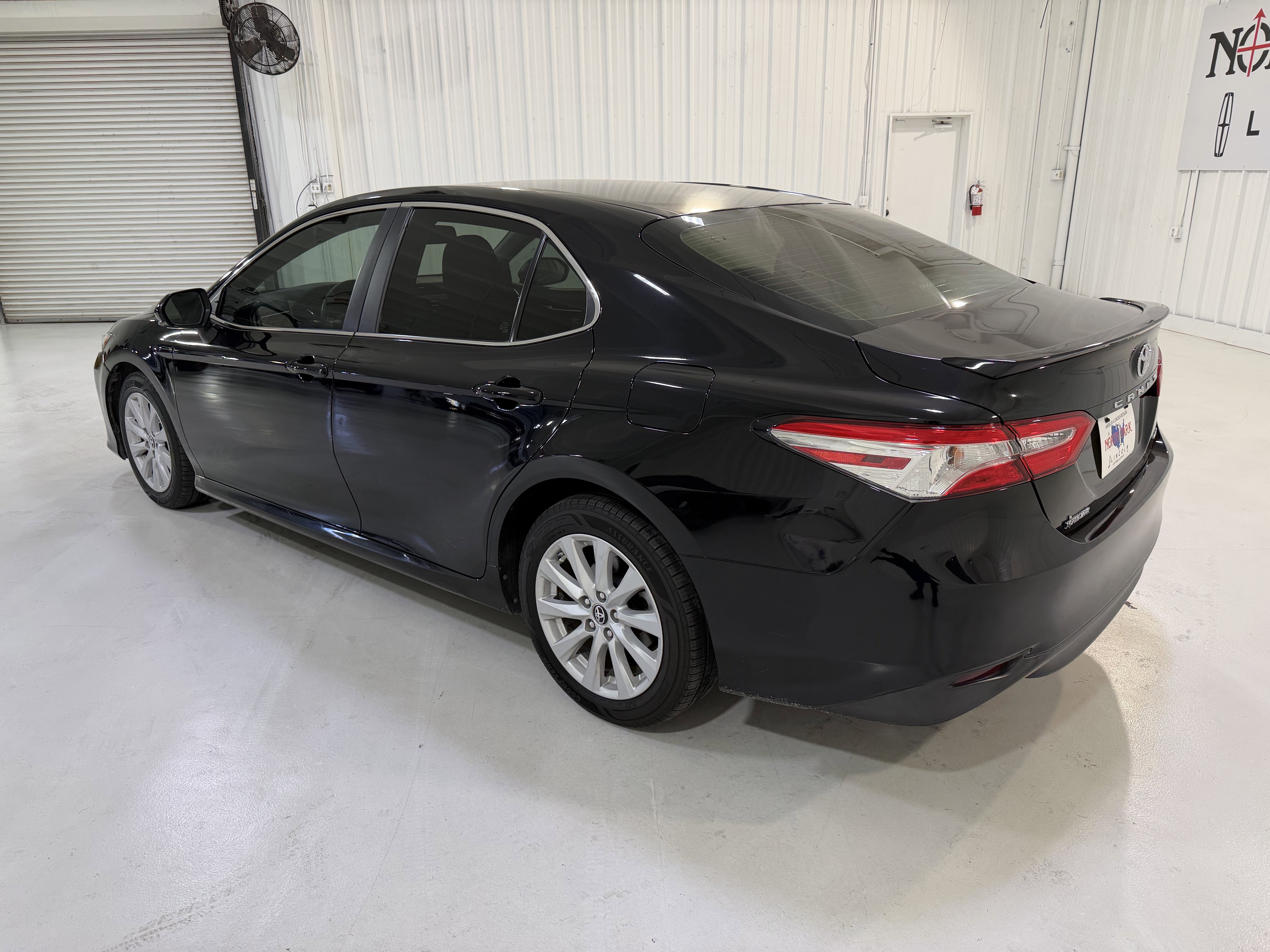 Used 2018 Toyota Camry LE w/ Convenience Package image 3