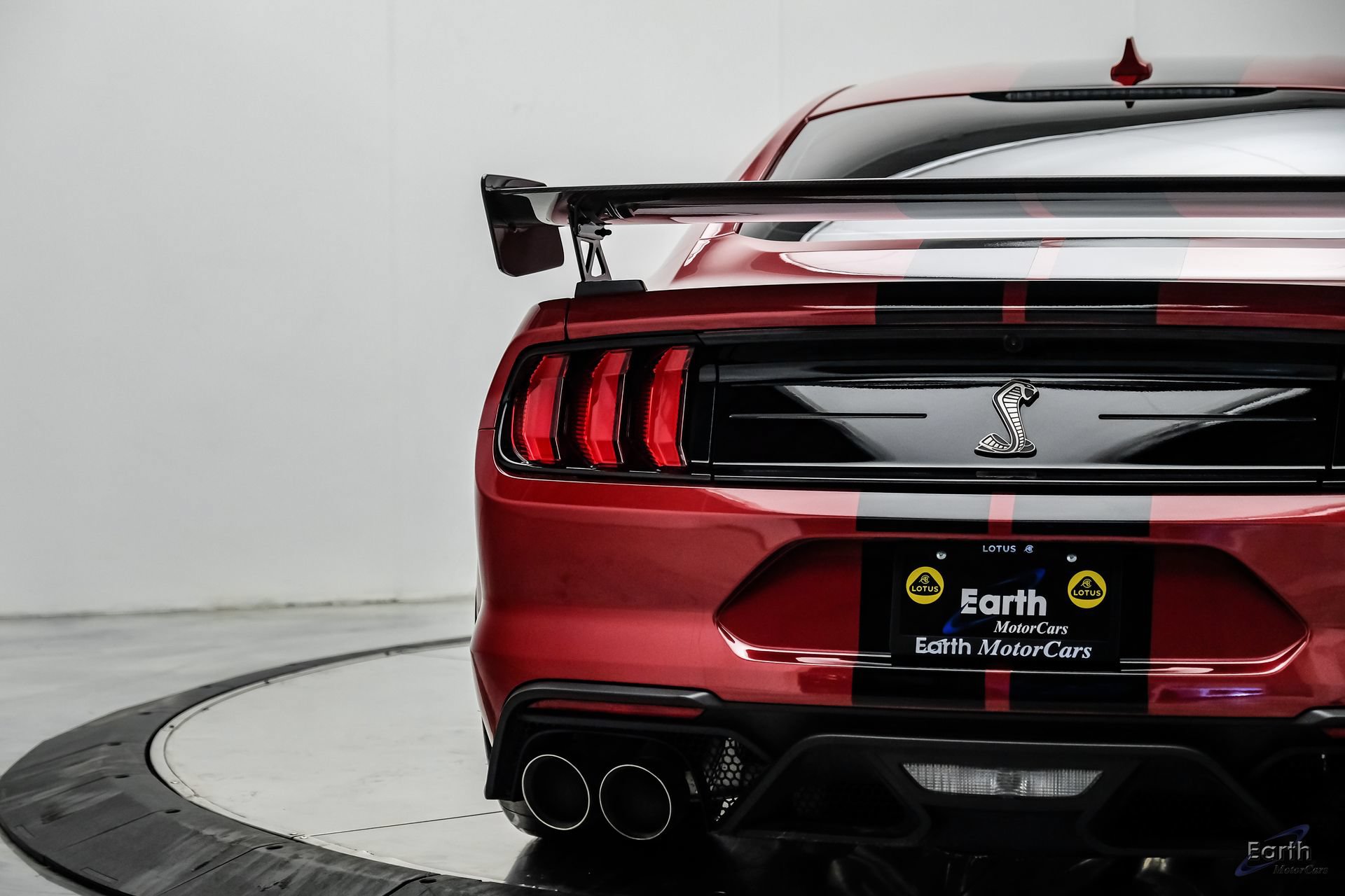 Used 2020 Ford Mustang Shelby GT500 w/ Carbon Fiber Track Pack RWD image 17