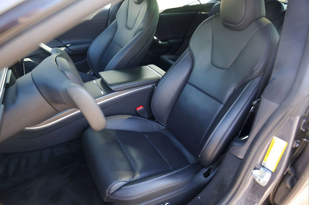 Used 2022 Tesla Model S Plaid image 7
