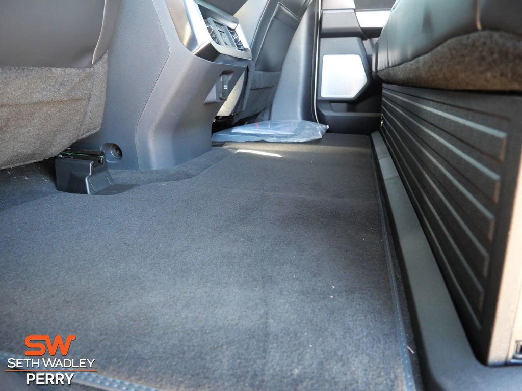 Used 2026 Ford F450 Platinum w/ FX4 Off-Road Package image 12