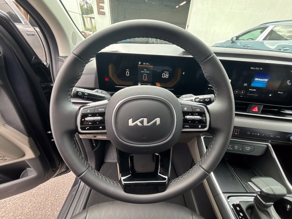 Certified 2026 Kia Carnival EX FWD image 12