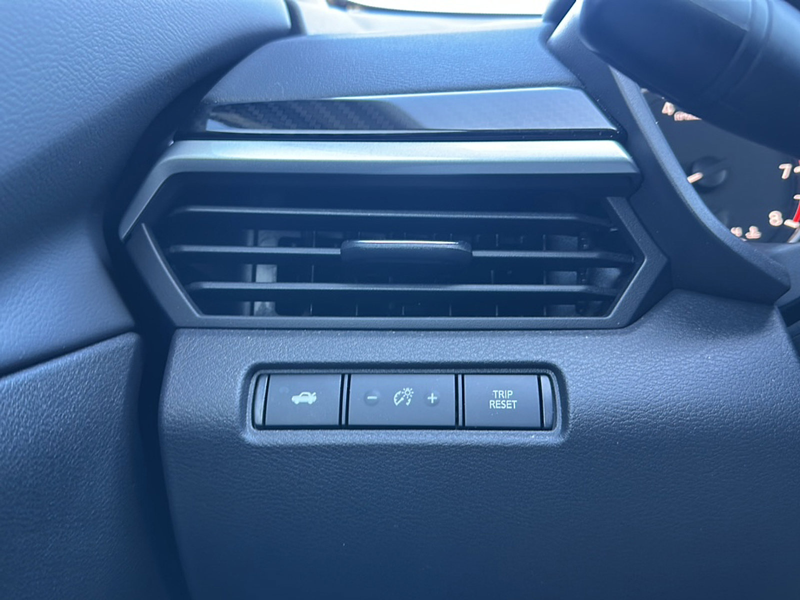 Used 2023 Nissan Altima 2.5 SR w/ SR Premium Package image 34