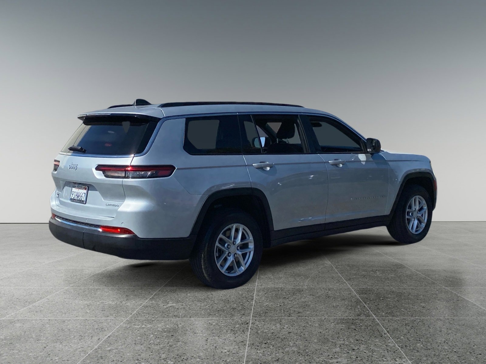 Used 2024 Jeep Grand Cherokee L Laredo RWD image 5