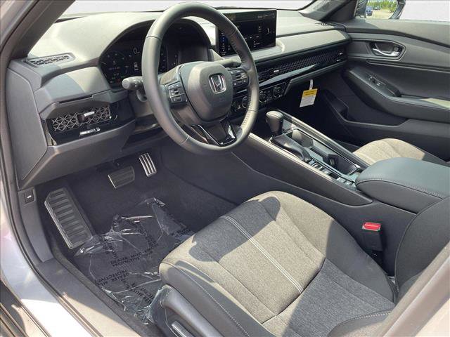 Used 2025 Honda Accord Sport image 9