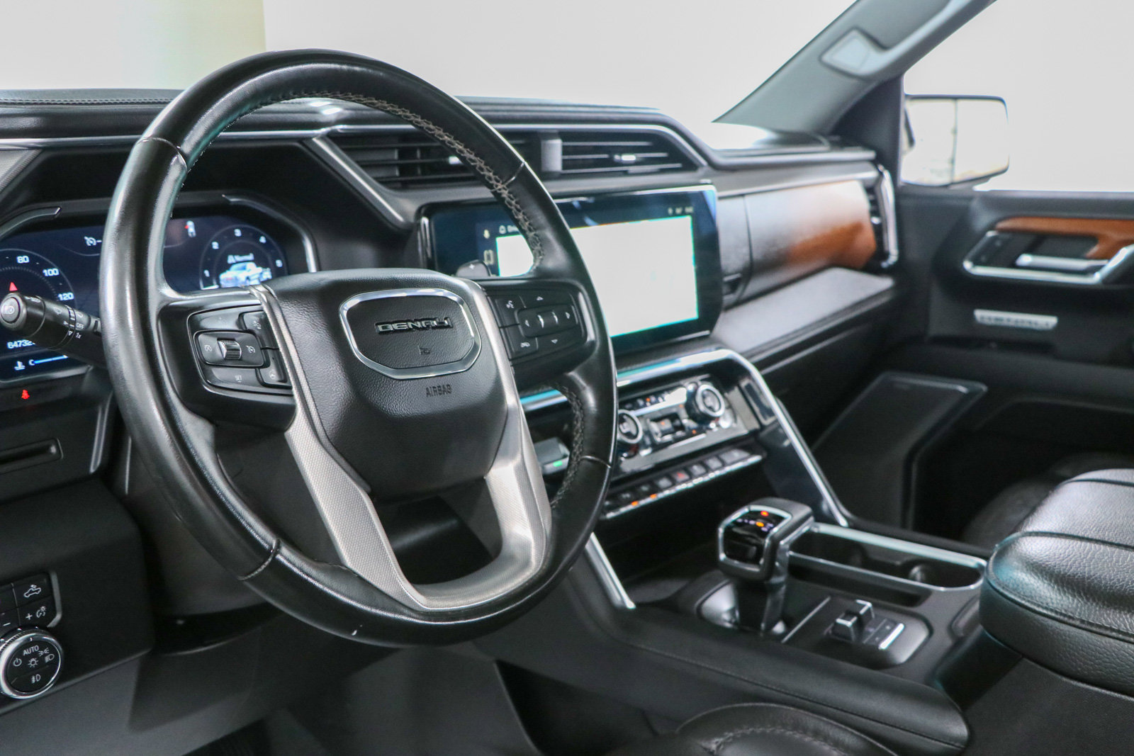 Used 2023 GMC Sierra 1500 Denali AWD/4WD image 26