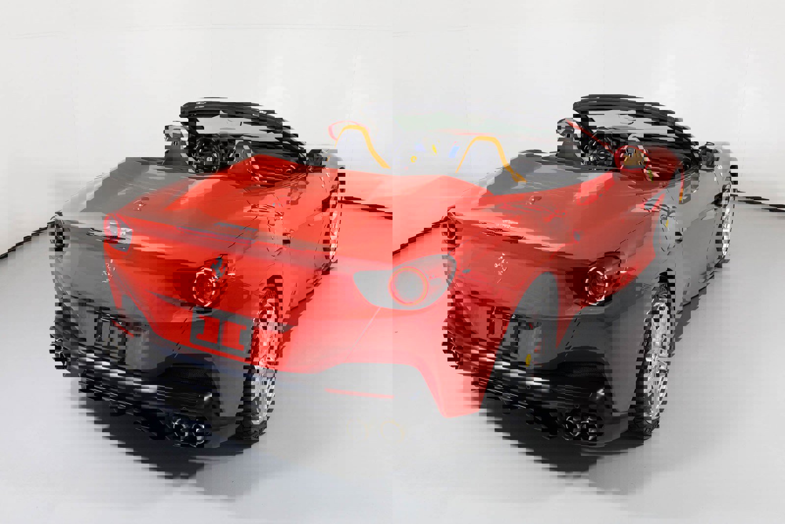 Used 2020 Ferrari Portofino image 2