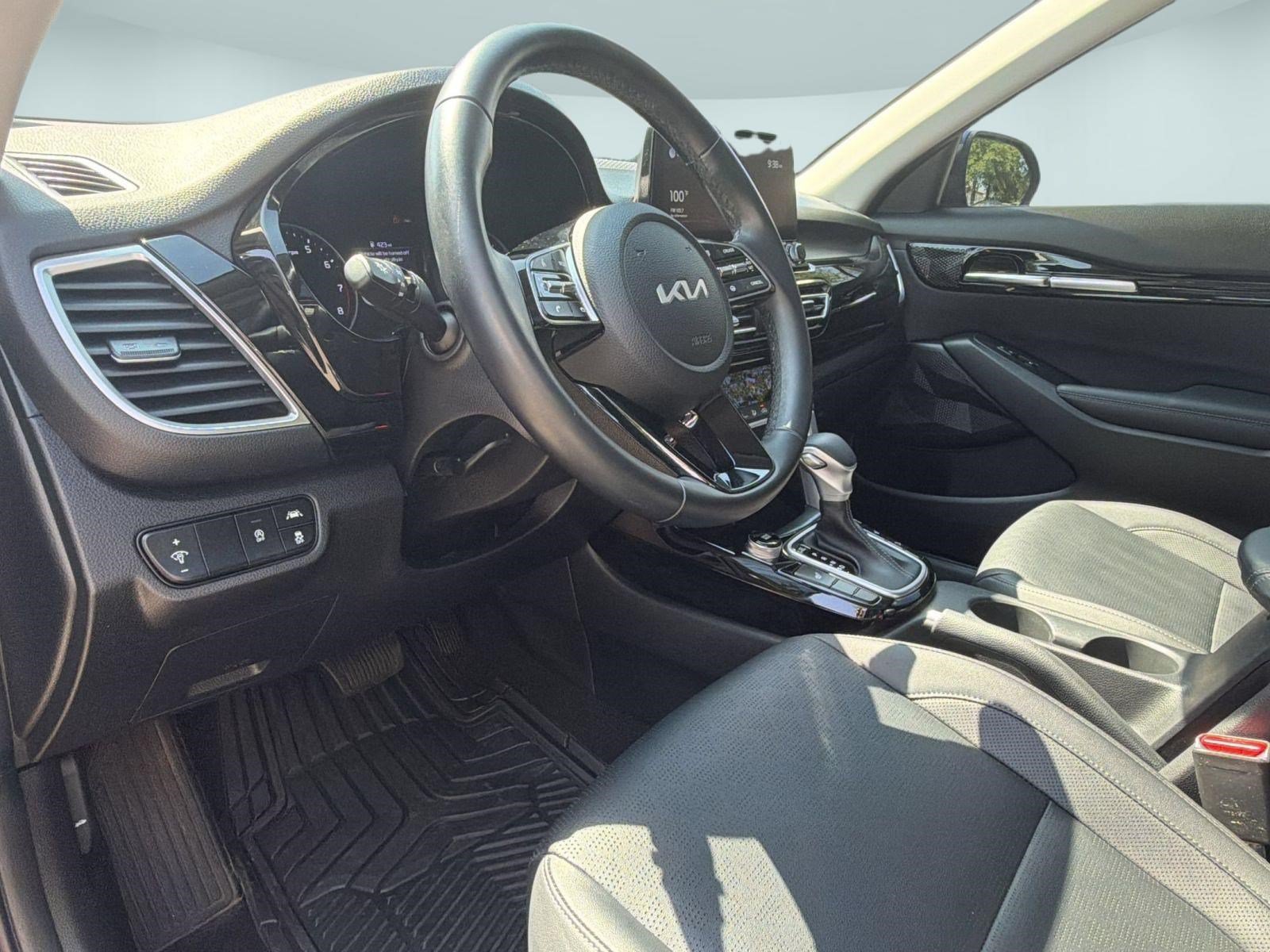 Used 2022 Kia Seltos EX AWD/4WD image 4
