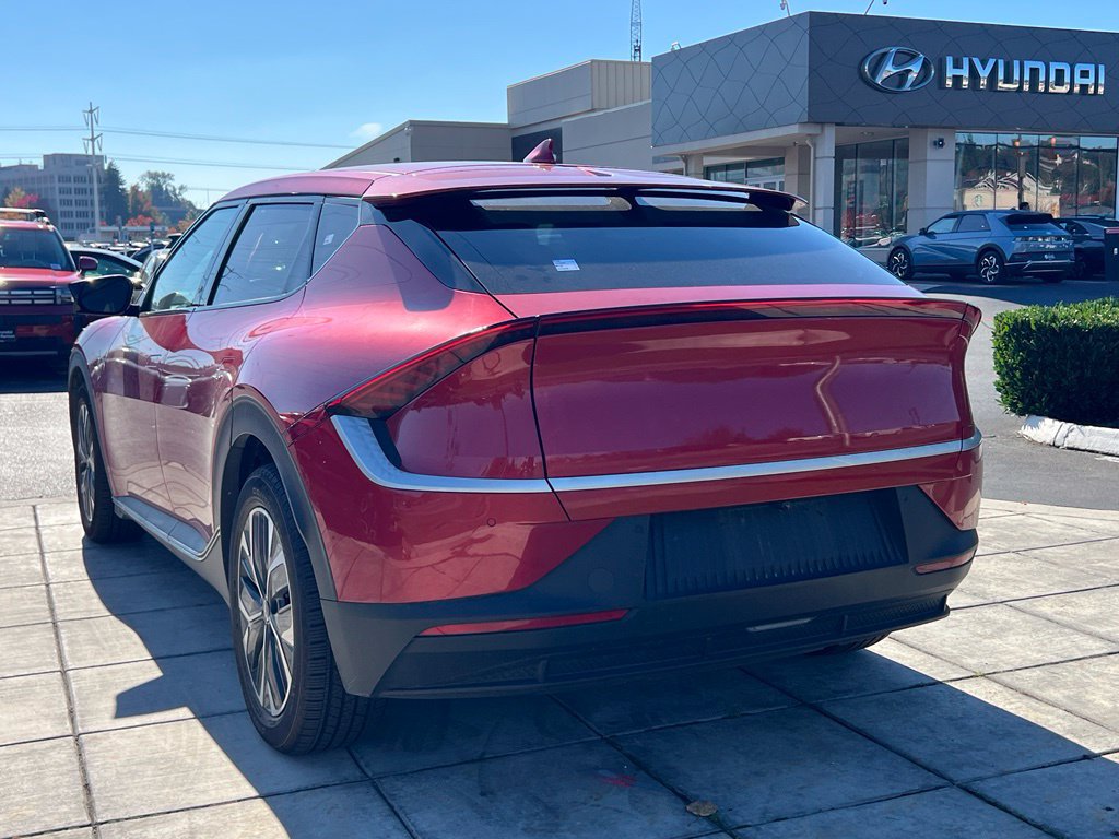 Used 2024 Kia EV6 Light AWD/4WD image 11