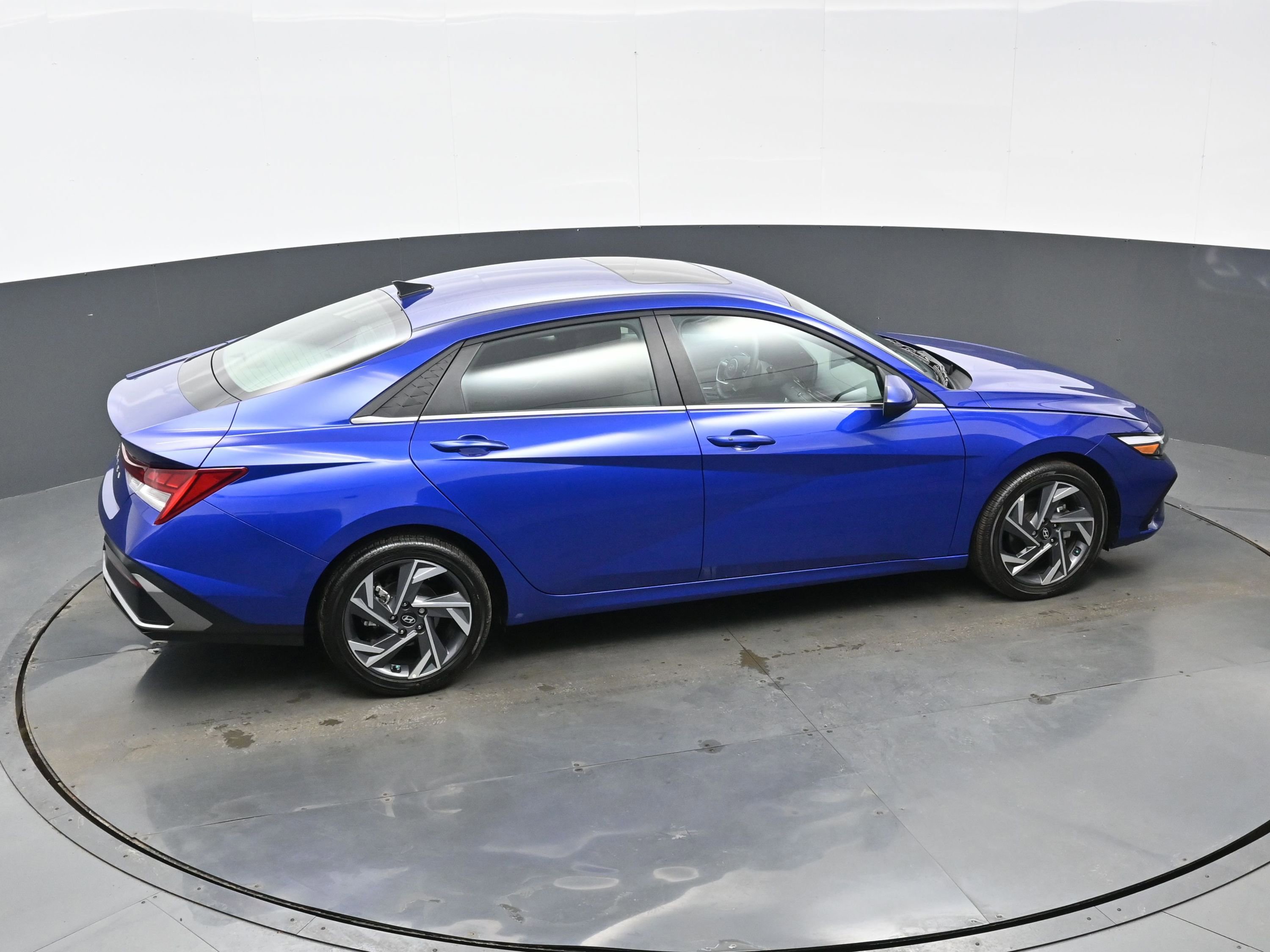 Certified 2025 Hyundai Elantra SEL image 38