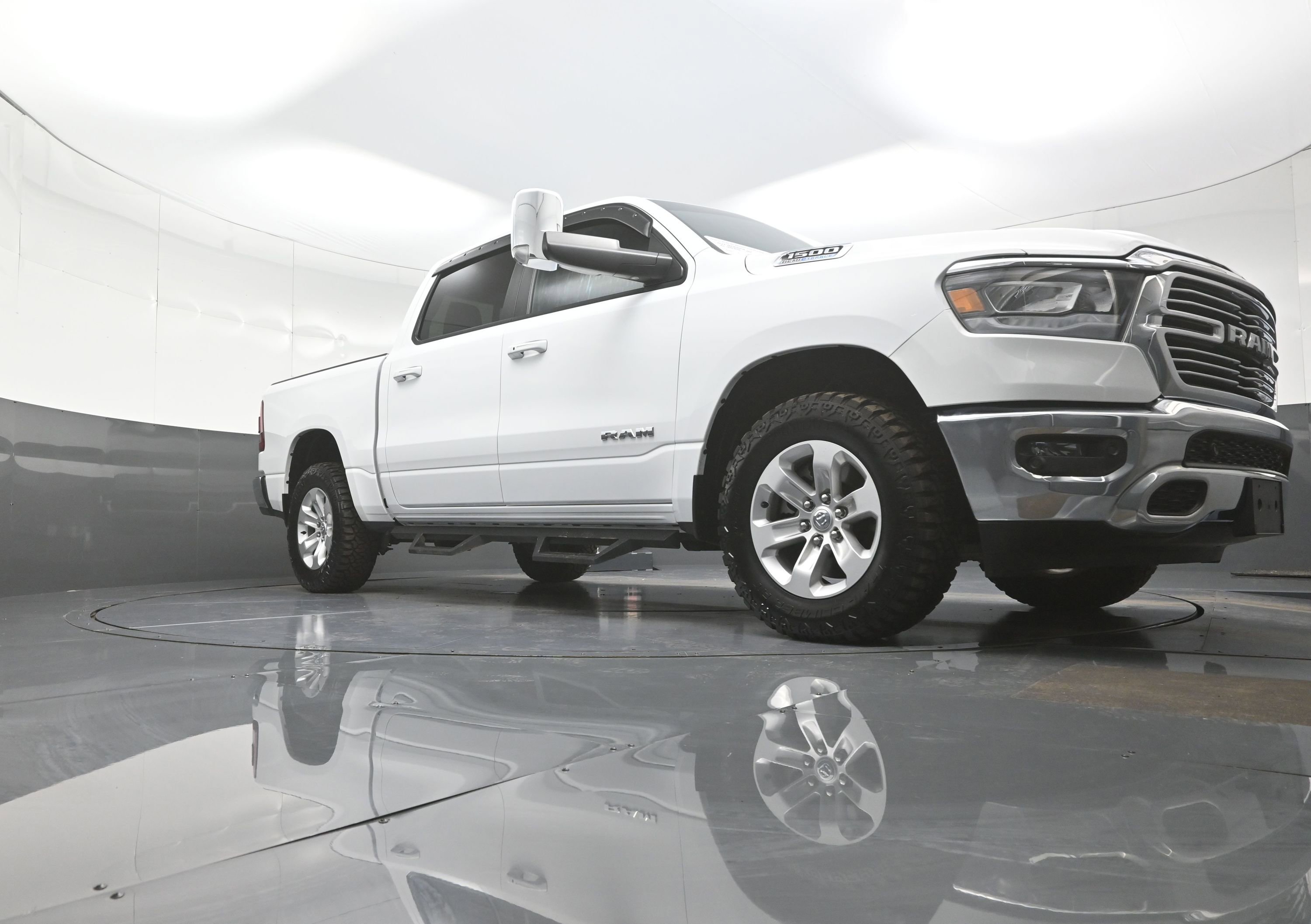 Used 2023 RAM 1500 Laramie image 9