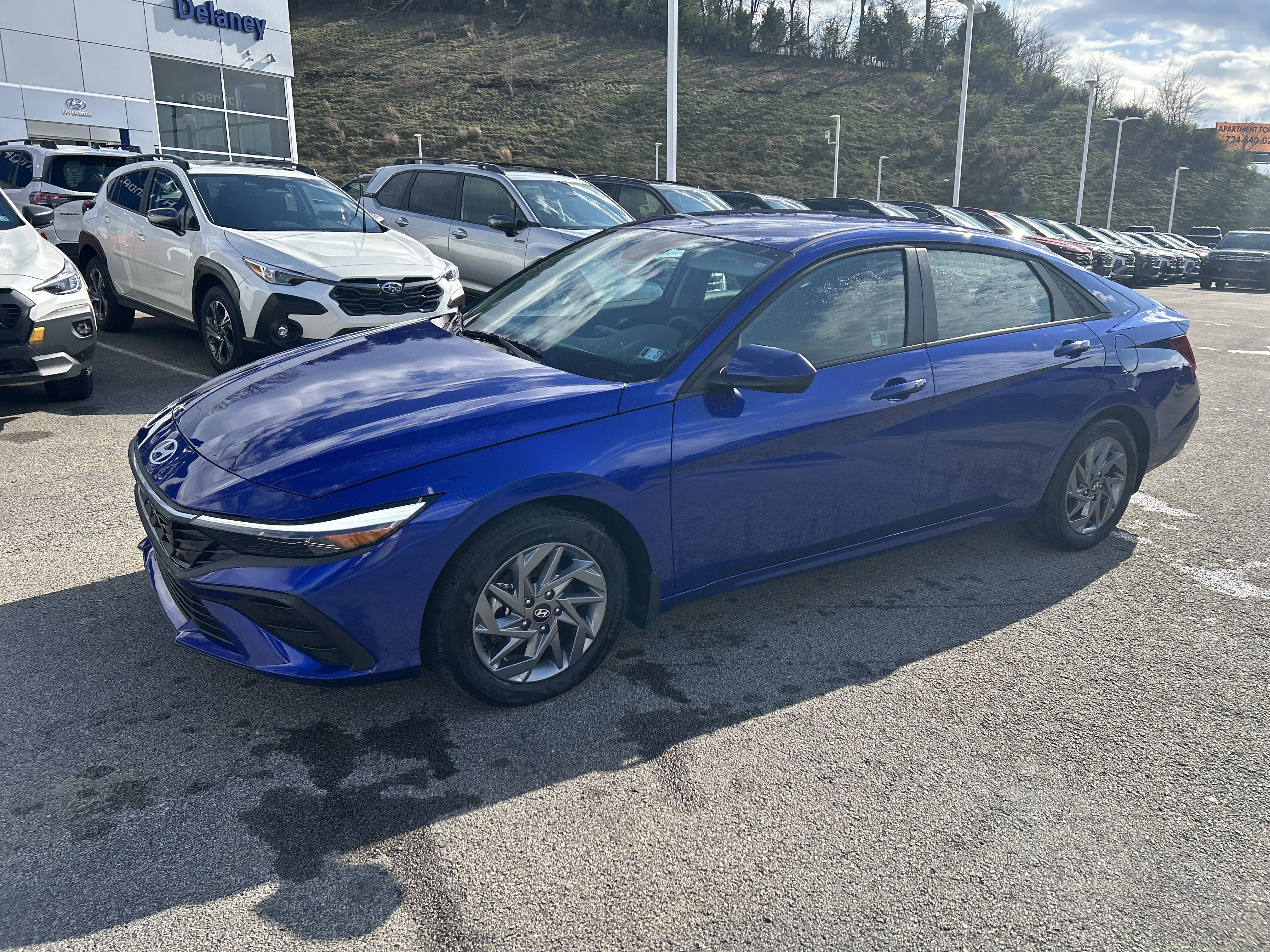 Used 2025 Hyundai Elantra Blue image 21