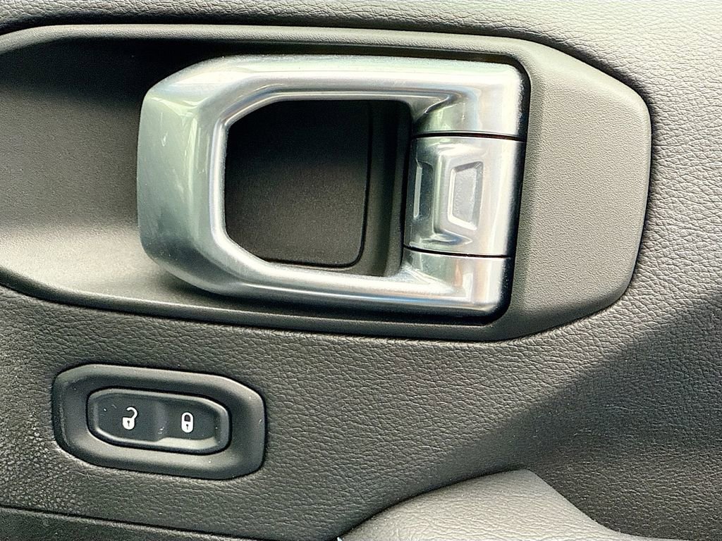 Used 2022 Jeep Wrangler Unlimited Rubicon 4xe w/ Steel Bumper Group image 30