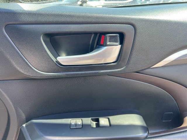 Used 2019 Toyota Highlander Limited image 36