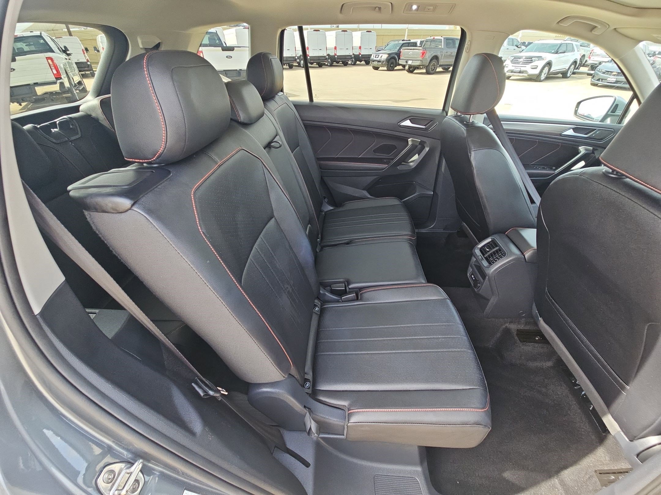 Used 2024 Volkswagen Tiguan Wolfsburg Edition image 29