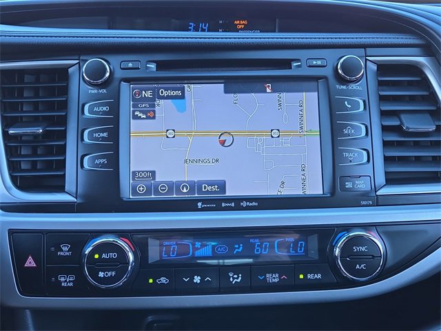 Used 2018 Toyota Highlander SE image 23