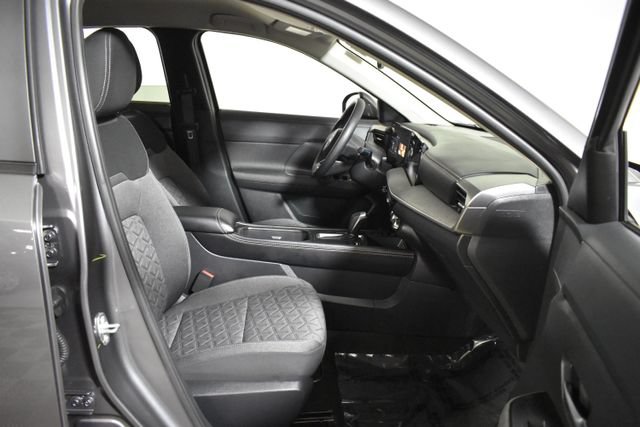 Certified 2025 Nissan Kicks SV AWD/4WD image 31