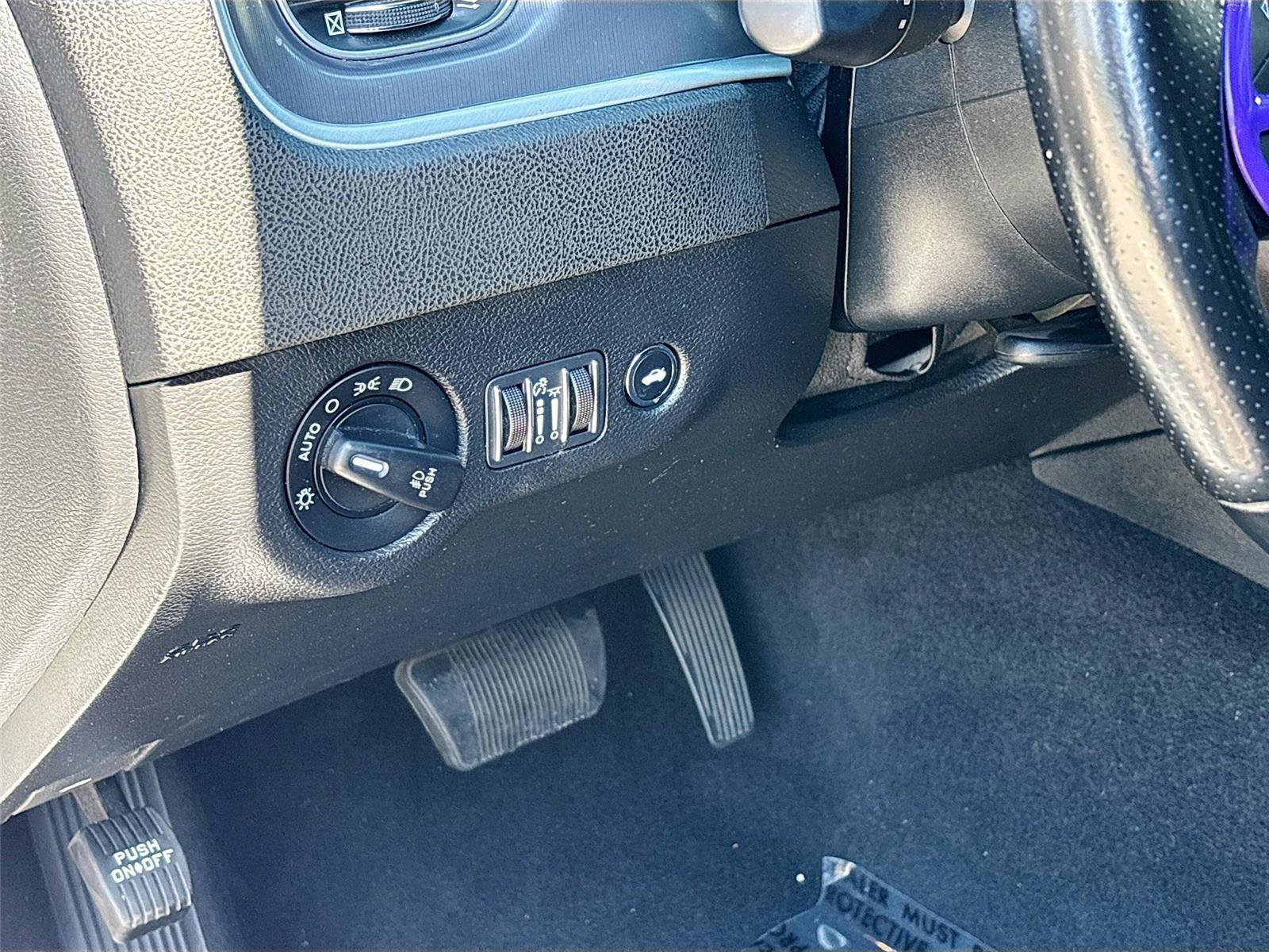 Used 2020 Dodge Charger R/T image 10