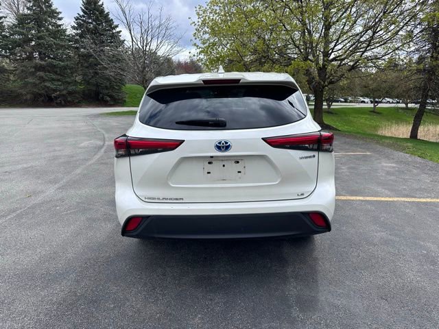 Used 2020 Toyota Highlander LE AWD/4WD image 4