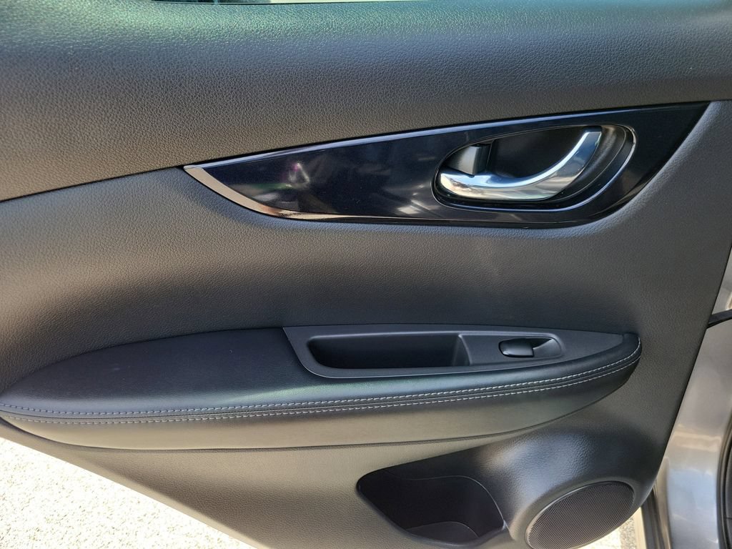 Used 2021 Nissan Rogue Sport SV FWD image 44