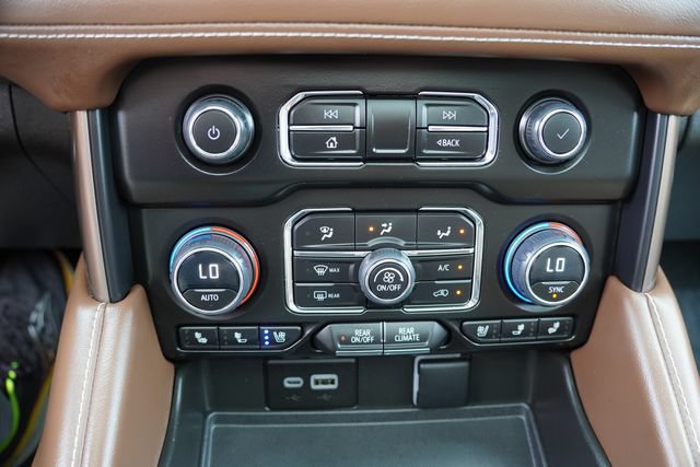 Used 2023 Chevrolet Suburban High Country AWD/4WD image 33
